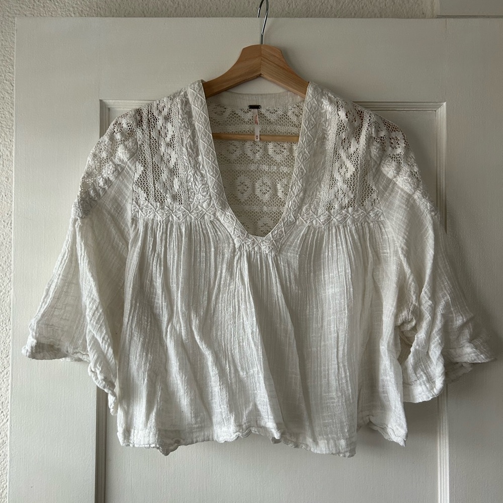 Free People Women’s Medium White Cropped Top w/ Crochet Detail